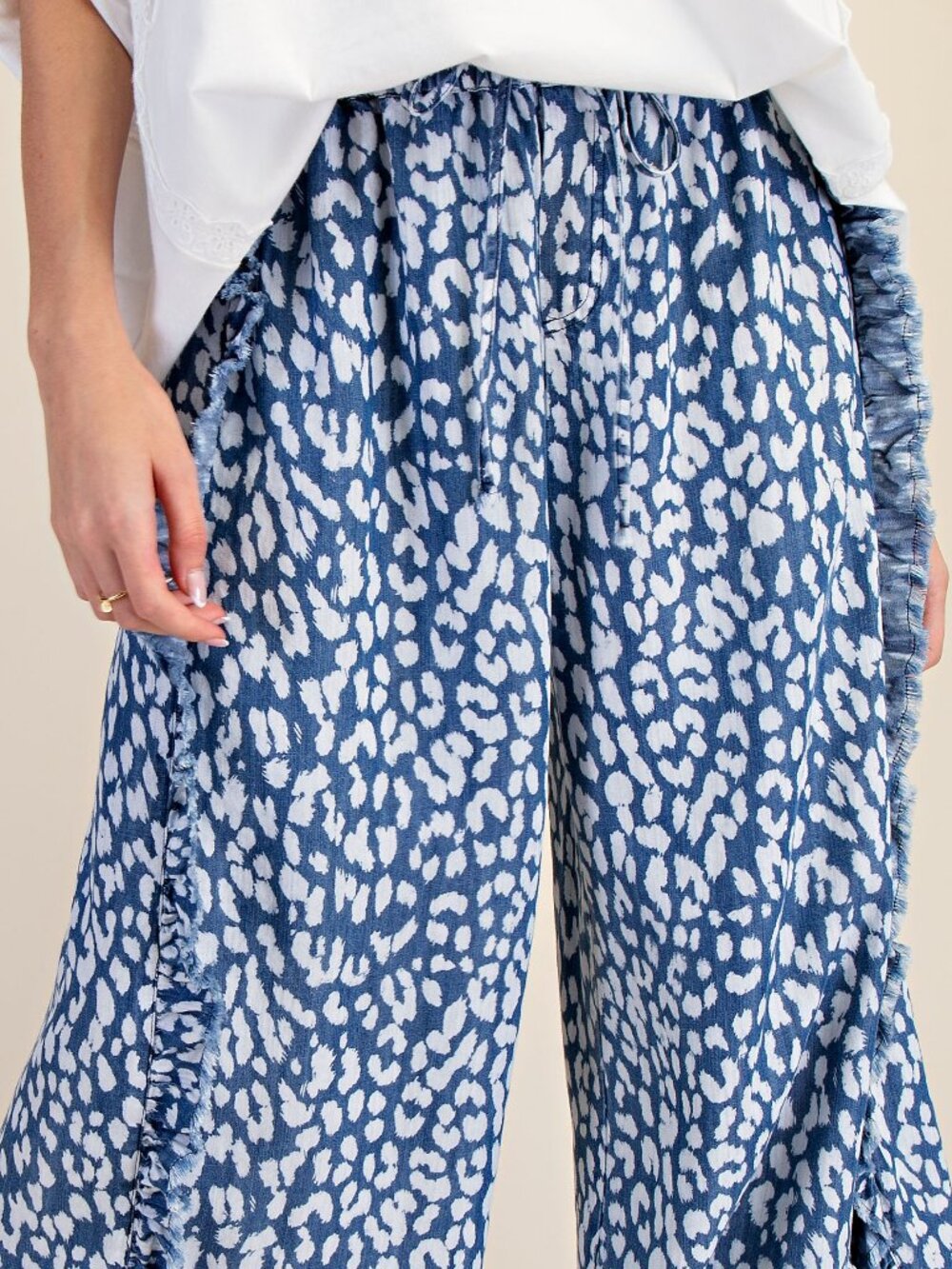 EASEL ANIMAL PRINT WASHED CHAMBRAY RUFFLED PANTS 100% COTTON - Picture 3 of 4